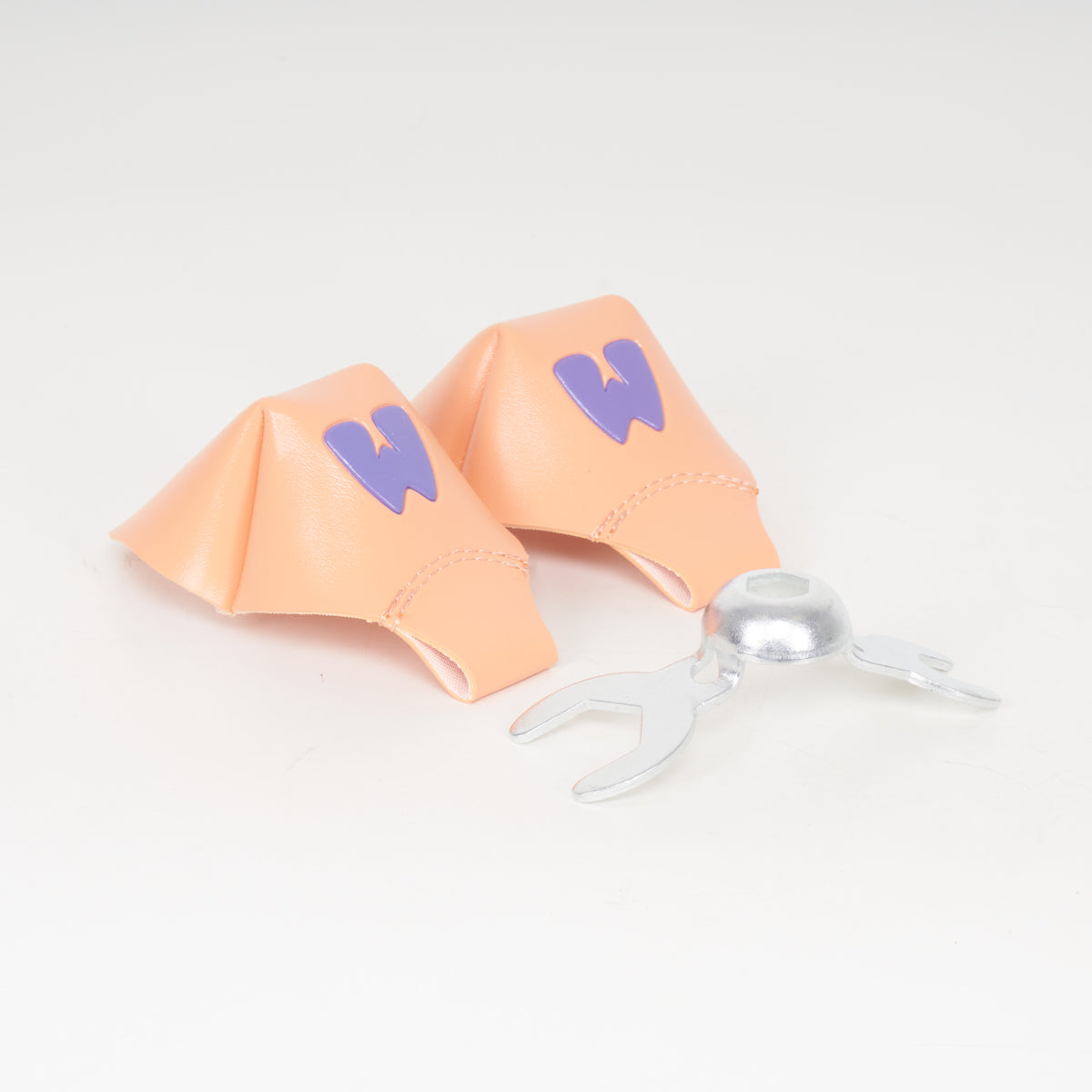 Moxi Beach Bunny Peach Rollerskates - Loco Skates