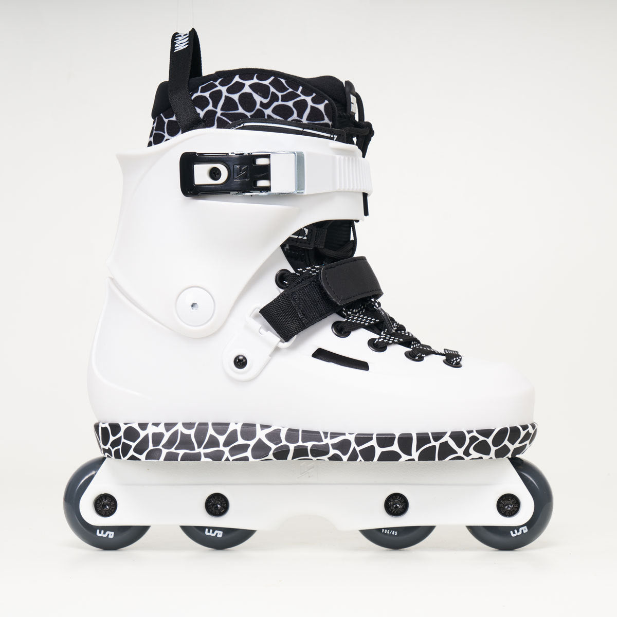 USD Sway Chris Farmer Pro Skates - White