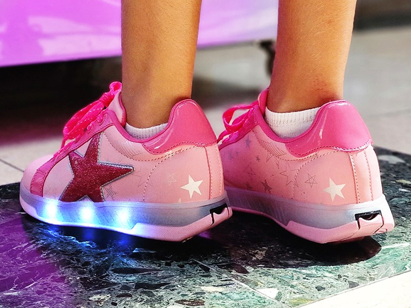 Breezy Rollers Blast - Walk & Roll Light Up Shoes (Double Pink)
