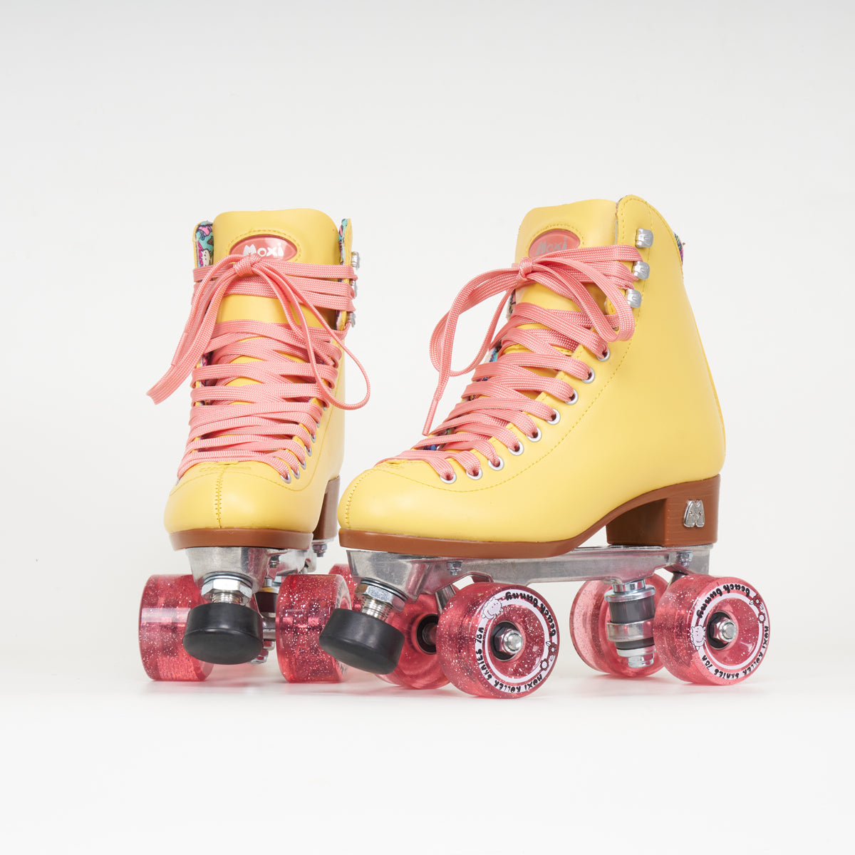 Moxi Beach Bunny Strawberry / Lemon Rollerskates