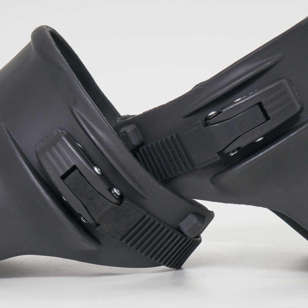 Razors Genesys Cuffs - Black buckle