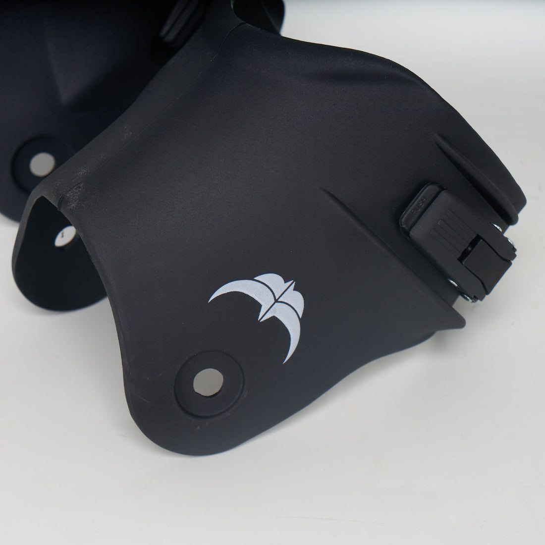 Razors V-Cut Cuffs - Black with black buckle – Loco Skates