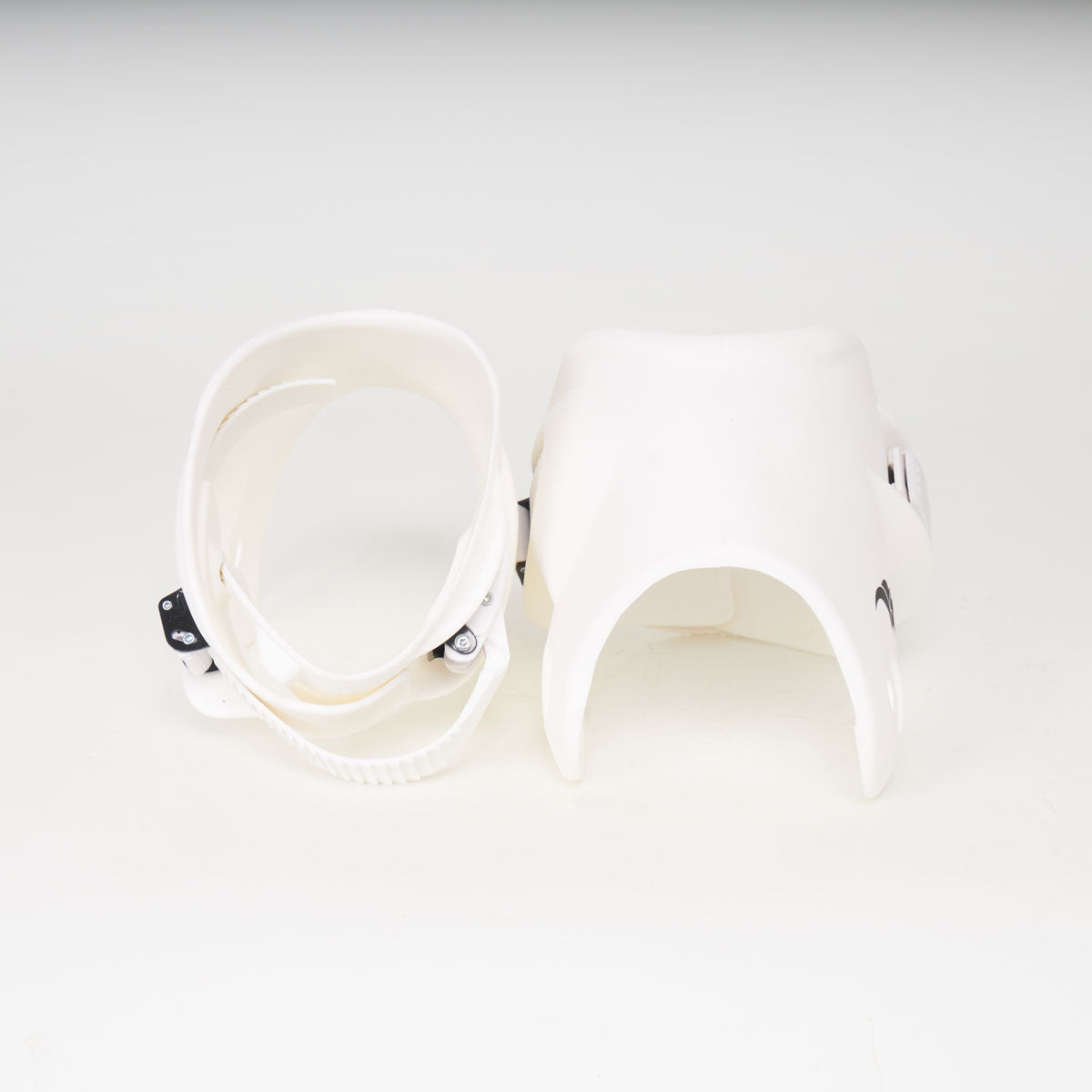Razors V-Cut Cuffs - White with white buckle