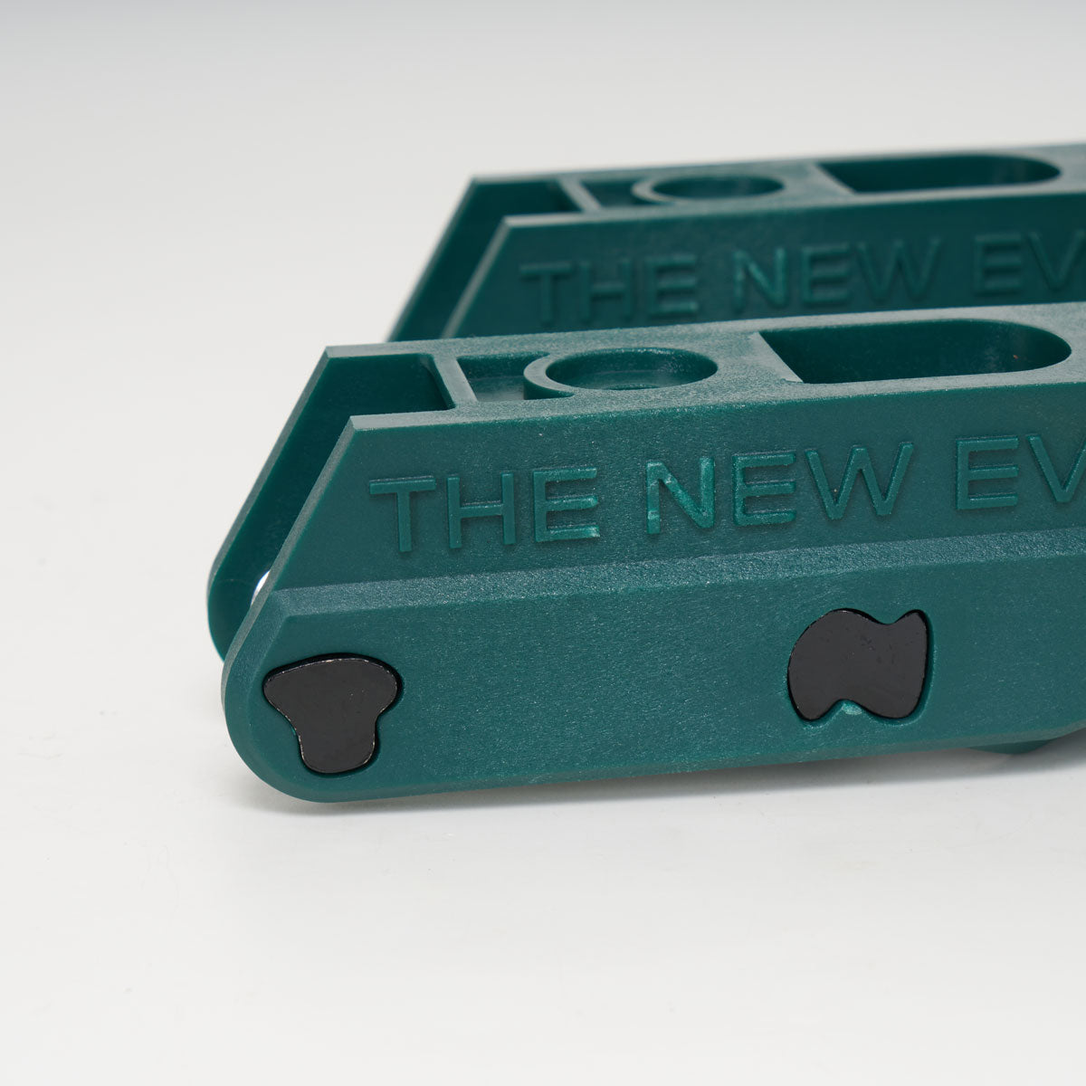 The New Everything Company Frames - Green (Michael Kraft)